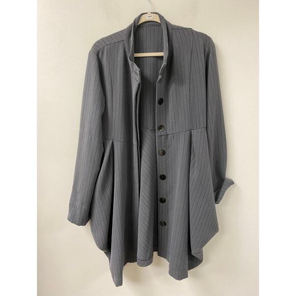 Grey and Black knee legnth button up duster with matching waist tie - Picture 1 of 2